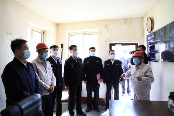 鞍山市副市长陈志刚带队到宏大爆破工程集团鞍矿爆破督导检查