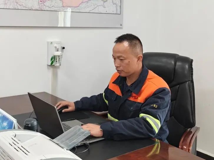 【奋楫争先】屹立在海拔5400米高原的高山松 ——墨竹工卡项目部危剑林